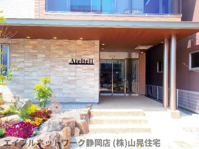 エントランス　清潔なエントランスです