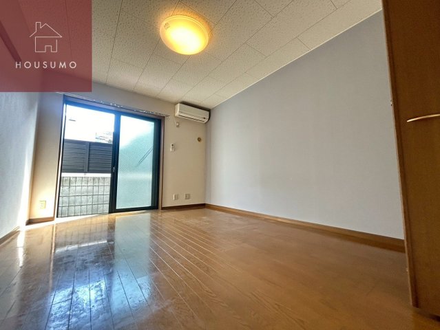 居室・リビング　トイレです