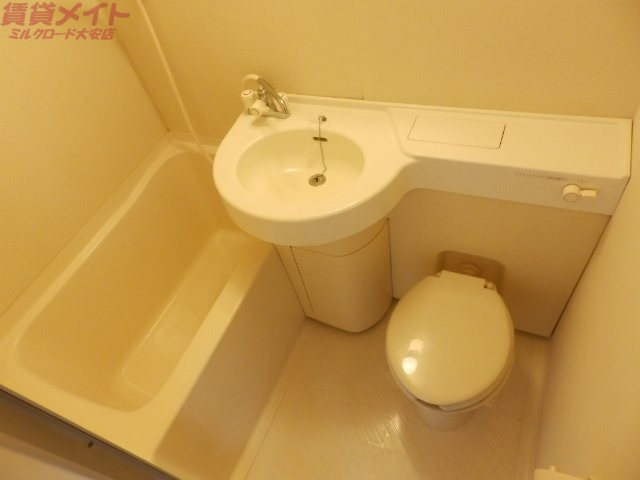 バス・シャワールーム　同型参考写真