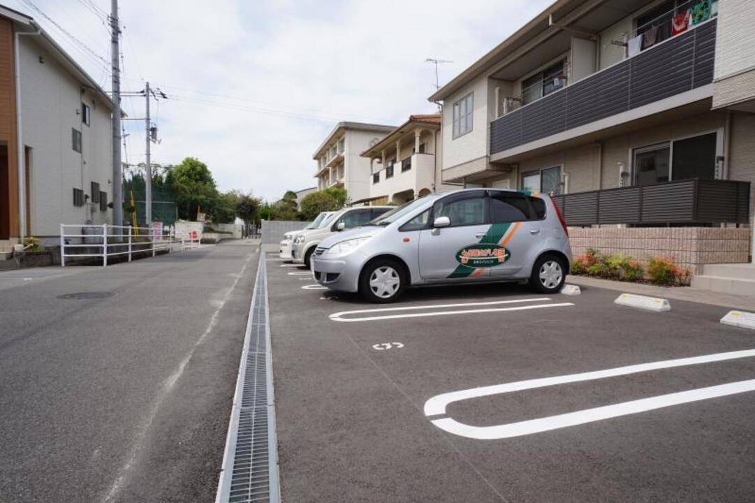 駐車場　駐車場