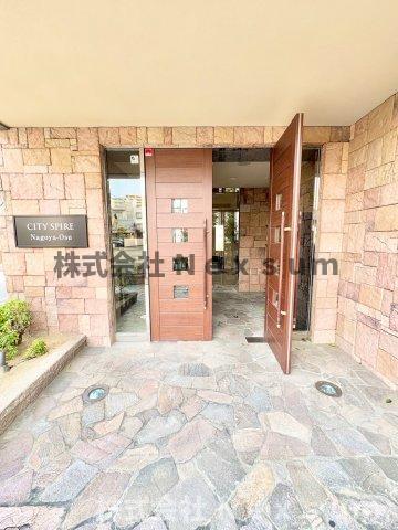 エントランス　建物の内部です