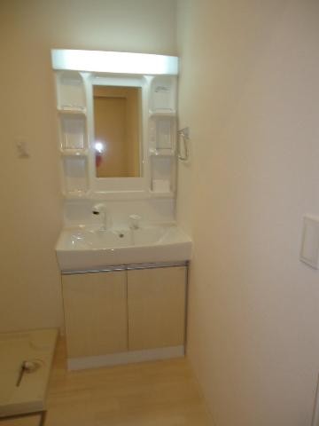 洗面設備　明るい洗面所です★