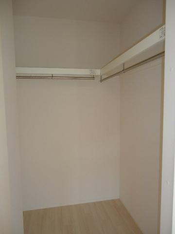 収納　ウォークインクローゼットなので収納豊富です★