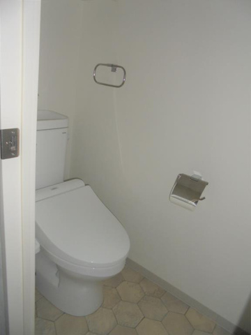 トイレ　別部屋の写真です