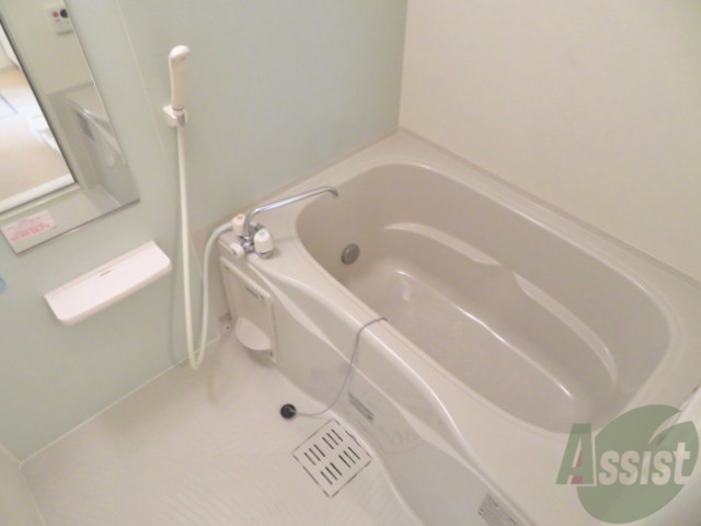 バス・シャワールーム　疲れた時はゆっくり湯船につかってみてはいかがでしょうか。