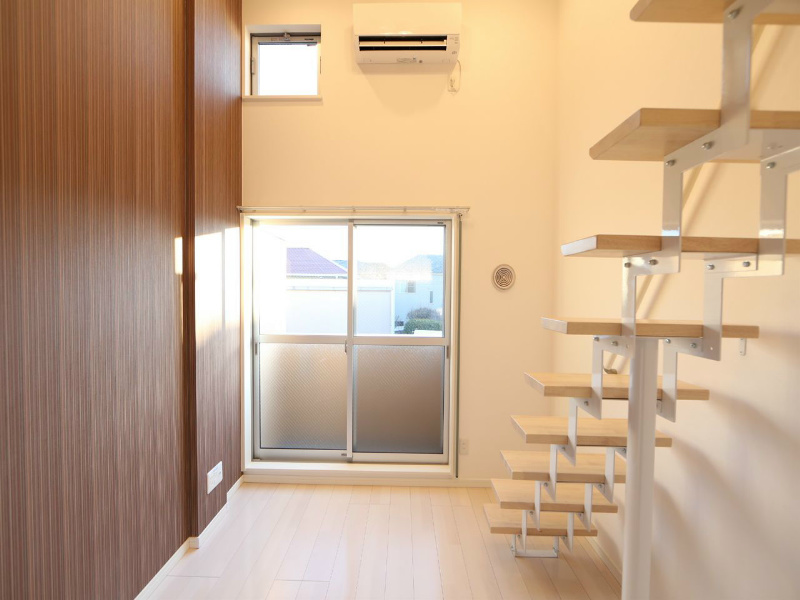 バルコニー　洋室6.2帖　上階ロフト3.3帖（収納でも部屋でも使えます）