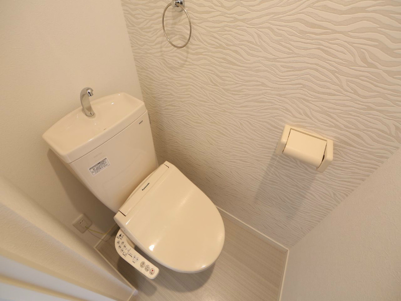 トイレ　温水洗浄暖房便座付トイレ