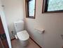 トイレ　男性用トイレと便座式トイレがあります