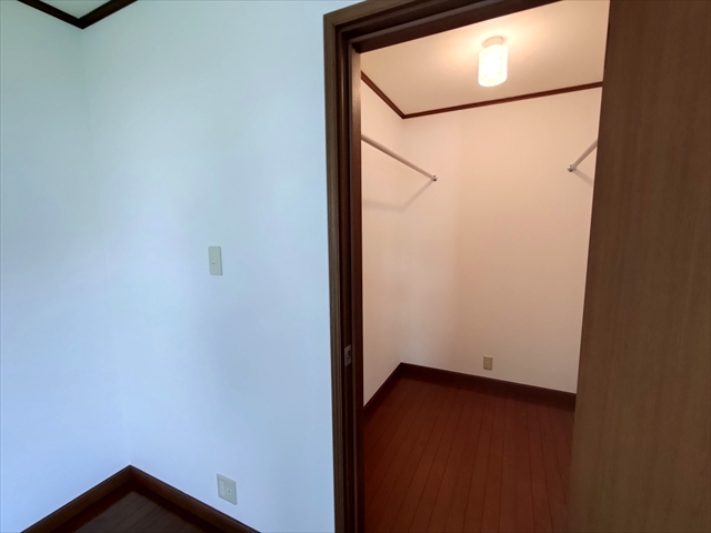 収納　洋室のウォークインクローゼットです