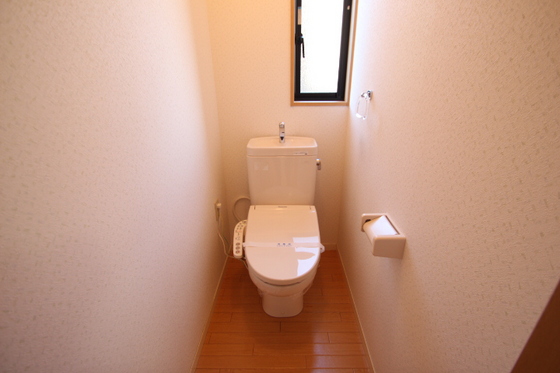 トイレ　※他号室の写真です