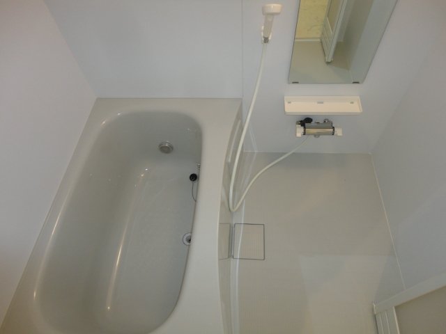 バス・シャワールーム　バス（サーモ水栓付）