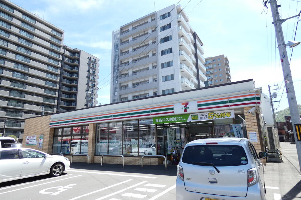 コンビニ　セブンイレブン札幌南14条西15丁目店（コンビニ）まで197m