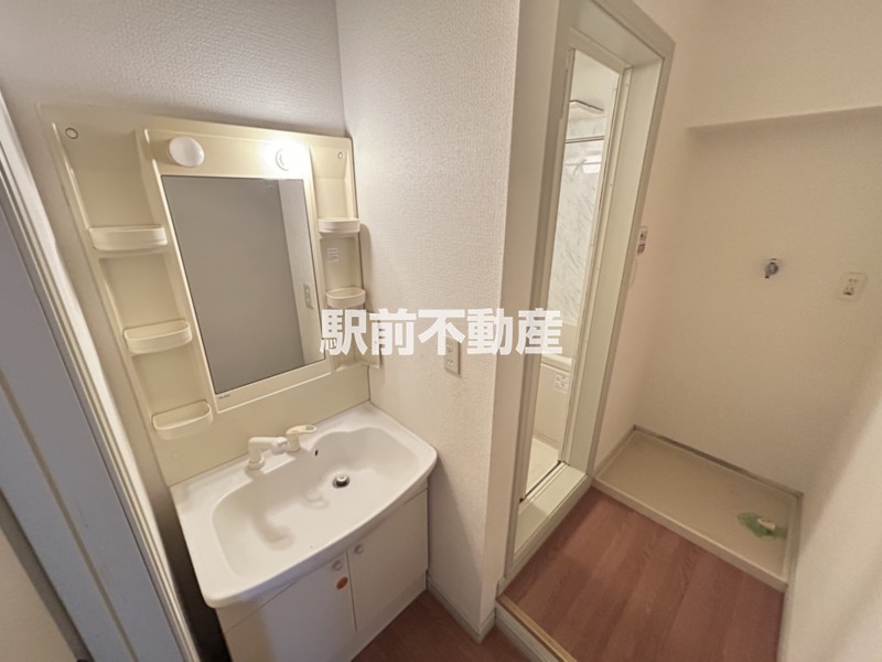 洗面設備　綺麗なシャンプードレッサー