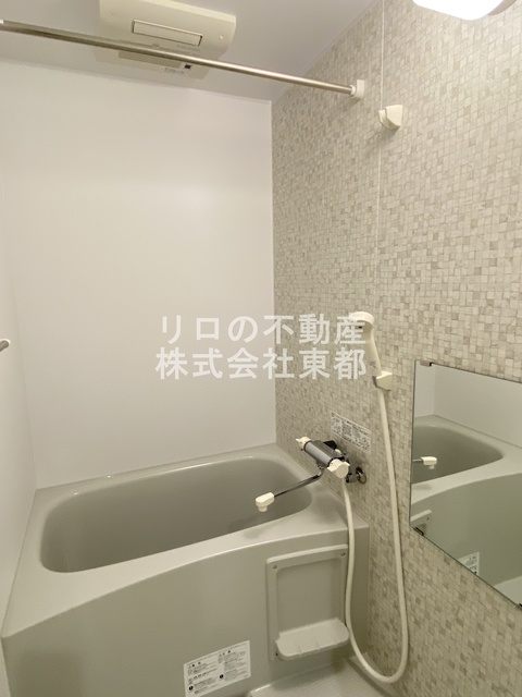 バス・シャワールーム　雨の日のお洗濯だけでなく、カビ予防にも大活躍の浴室乾燥機付♪