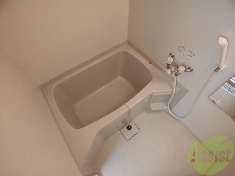 バス・シャワールーム　お風呂です。ゆっくりお風呂につかるのも体に良いですね～