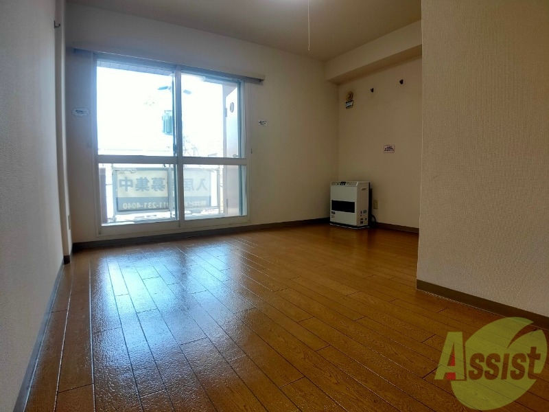 居室・リビング　広くてキレイなお部屋が広がっていて、充実した生活が送れそう。