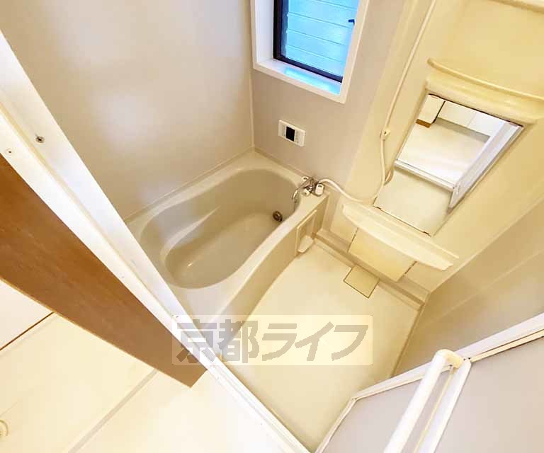 バス・シャワールーム　ゆったりとくつろげる浴室です。