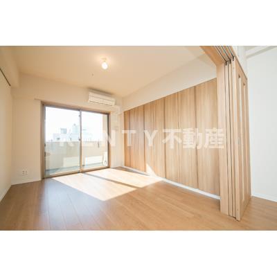 居室・リビング　こちらのリビングで趣味の時間をお楽しみください