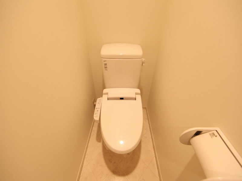トイレ　温水洗浄暖房便座付トイレ