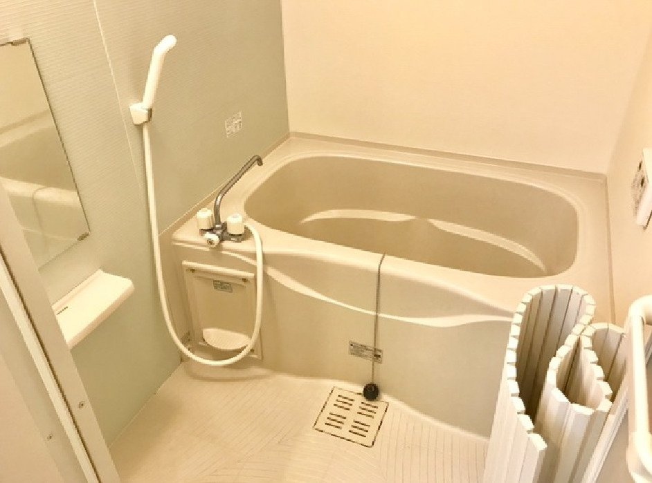 バス・シャワールーム　落ち着いた空間のお風呂です