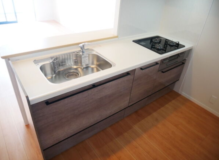 キッチン　同ハウスメーカー施工の類似物件参考写真です