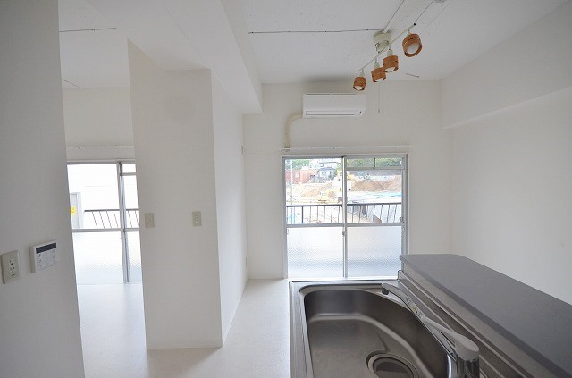 居室・リビング　別号室の写真です