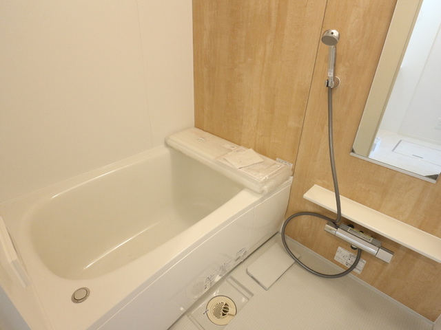 バス・シャワールーム　浴室乾燥機付きの浴室♪