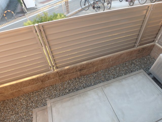 バルコニー　お洗濯にも便利なバルコニー付き