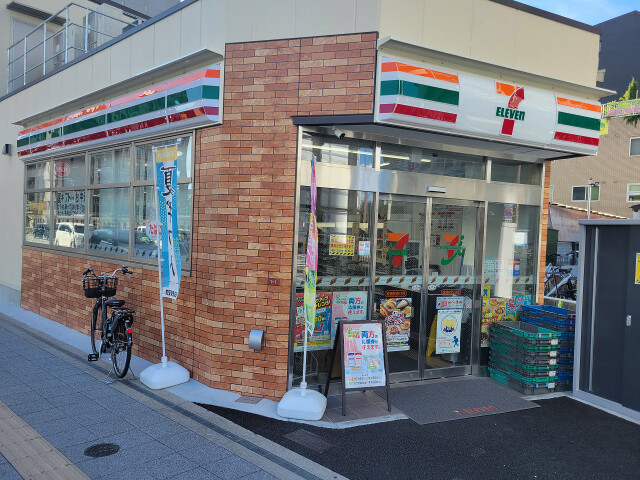 コンビニ　セブンイレブン高槻駅西口店（コンビニ）まで170m