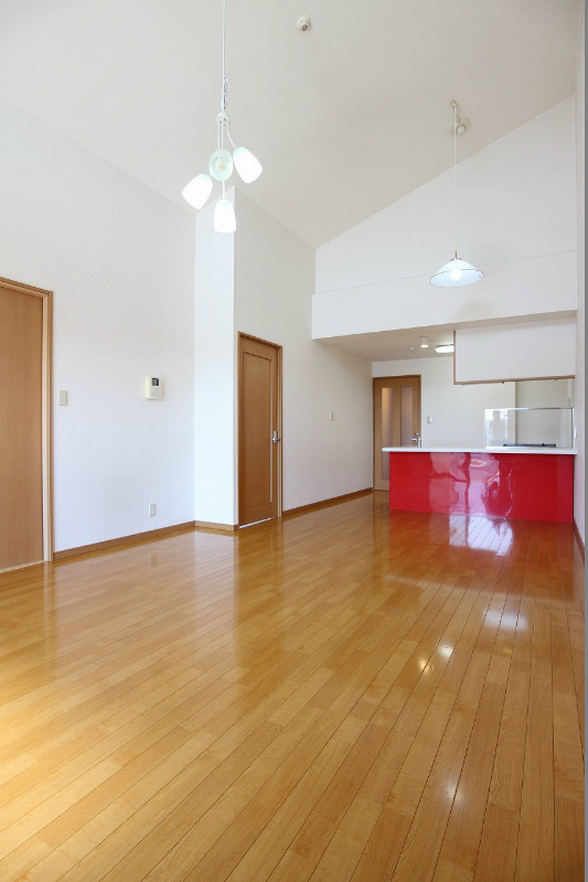 居室・リビング　天井が高い。特別仕様のリビングです。