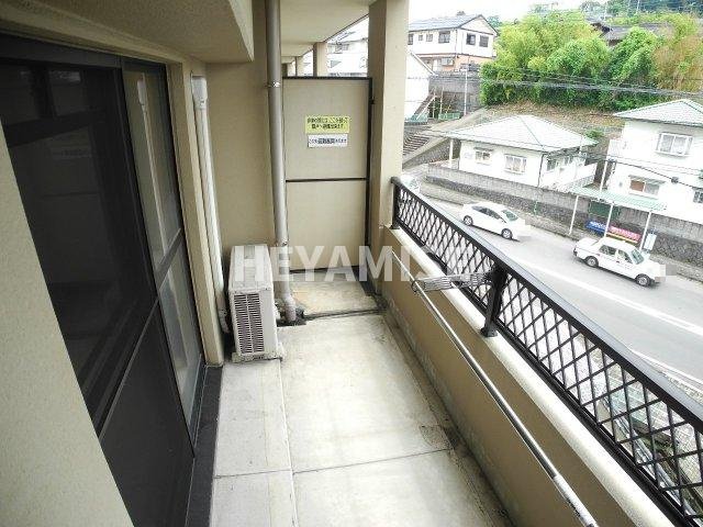 バルコニー　※室内画像は別号室のもの