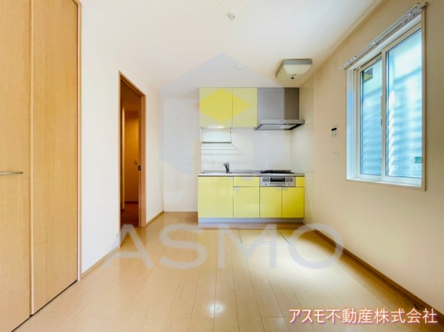 居室・リビング　同マンション別部屋参考写真