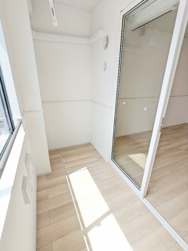 バルコニー　図面と現状に相違がある場合には現状を優先