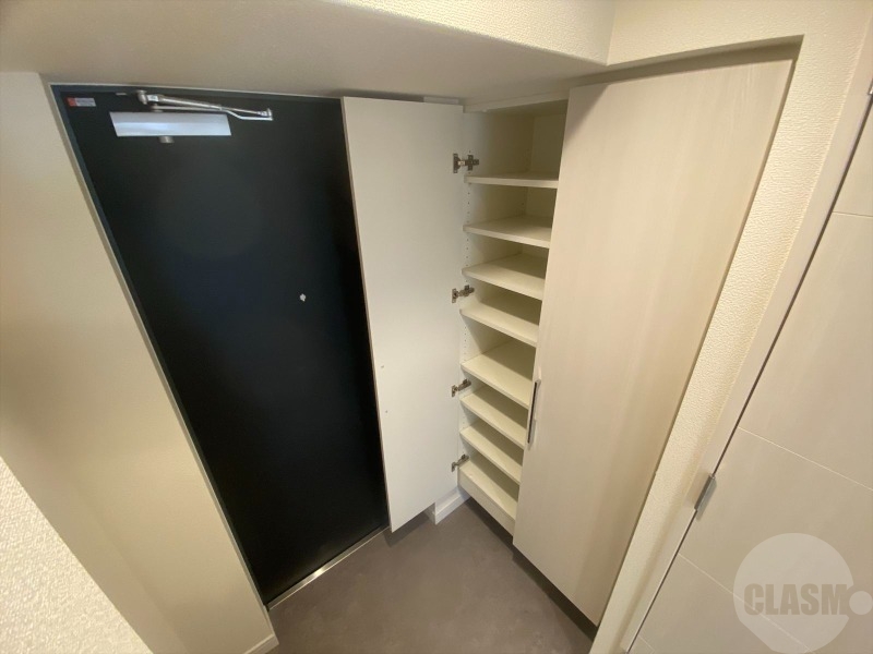 玄関　大容量のシューズボックス