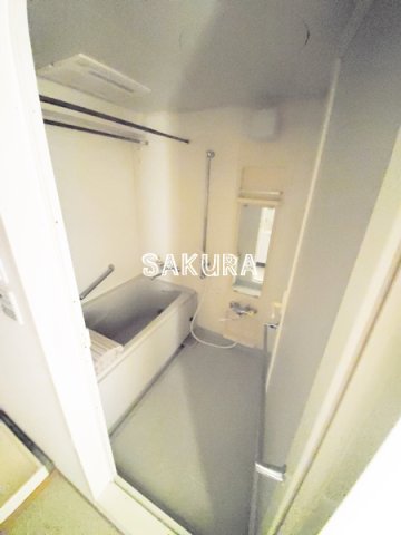 バス・シャワールーム　嬉しい追い焚き・浴室乾燥機付きです♪