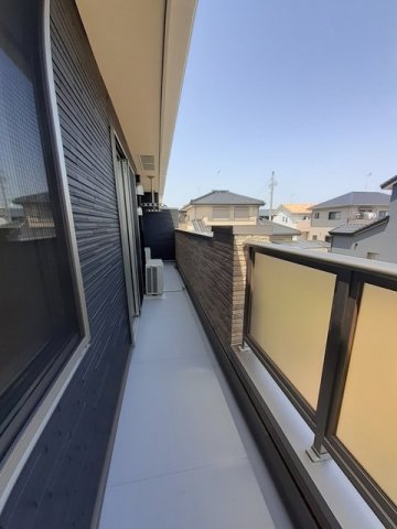 バルコニー　お洗濯にも便利なバルコニー付き