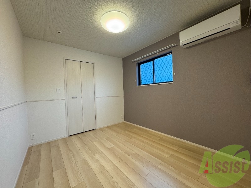 その他部屋・スペース　こちらは寝室になります。広い寝室ですね。