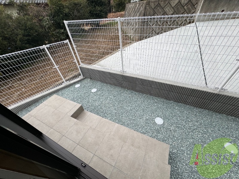 バルコニー　バルコニーになります。広々としていて洗濯物も楽ですね。