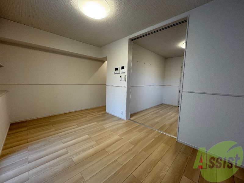 居室・リビング　綺麗な洋室のお部屋です。明るくていいですね。