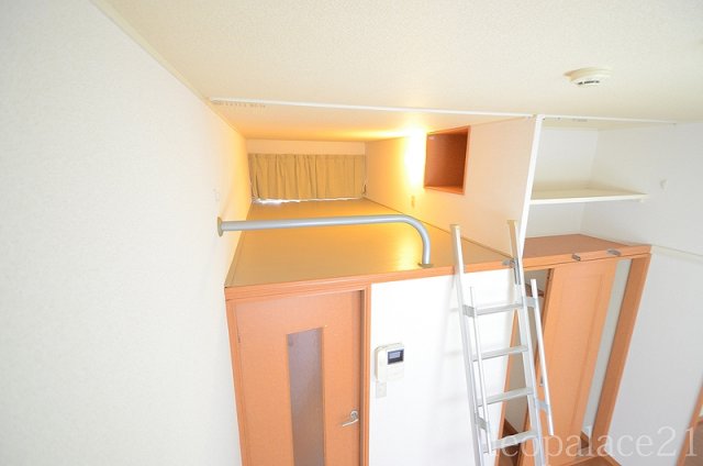 その他部屋・スペース　ロフトつきで便利です。