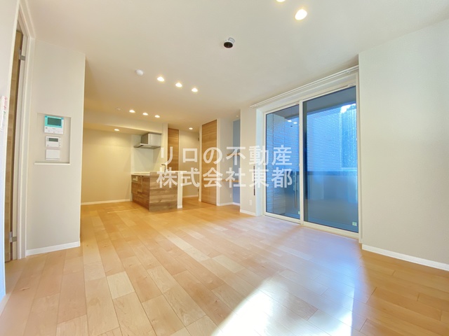 居室・リビング　広いリビングでゆったりくつろげる憩いの空間♪