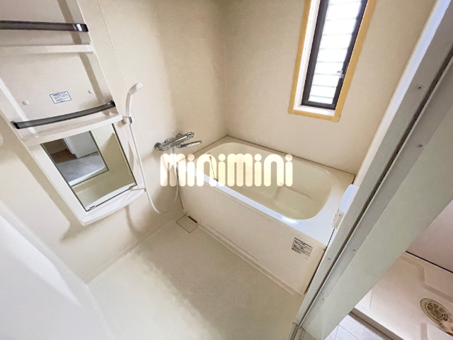 バス・シャワールーム　ゆったり入れるお風呂です
