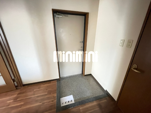 玄関　広々とした玄関です