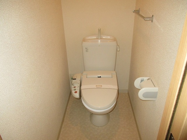 トイレ　温水洗浄便座