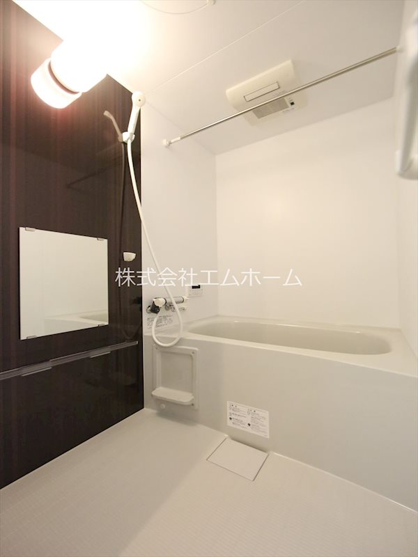 バス・シャワールーム　浴室暖房乾燥機付　追い焚き・オートバス機能付お風呂