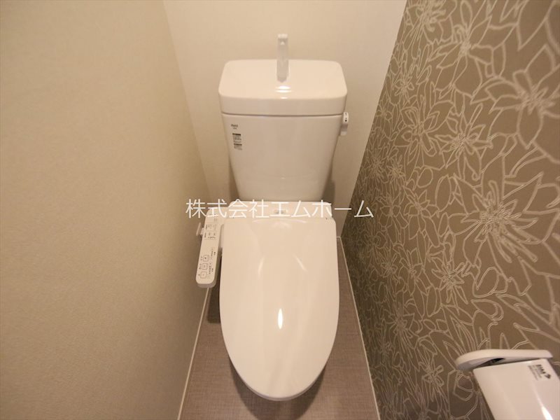 トイレ　温水洗浄暖房便座付トイレ