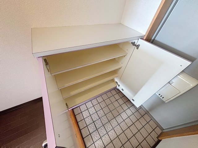 収納　掲載写真は同型モデルを掲載しております。実際のお部屋と仕様等