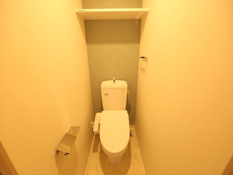 トイレ　温水洗浄暖房便座付トイレ