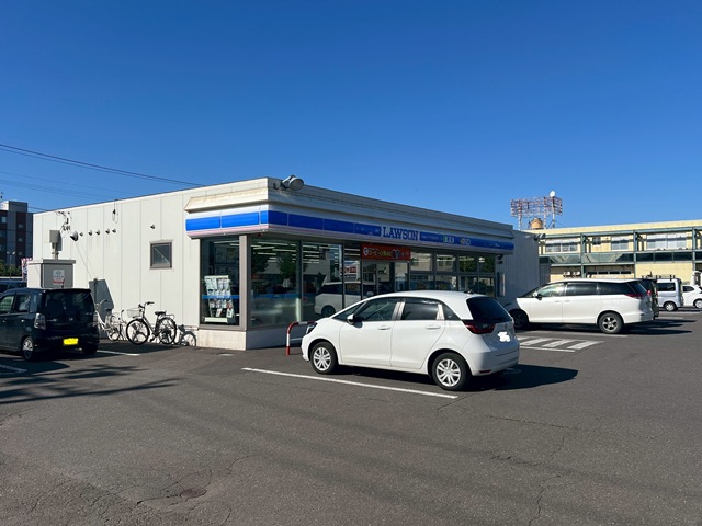 コンビニ　ローソン恵庭恵み野駅前店（コンビニ）まで610m