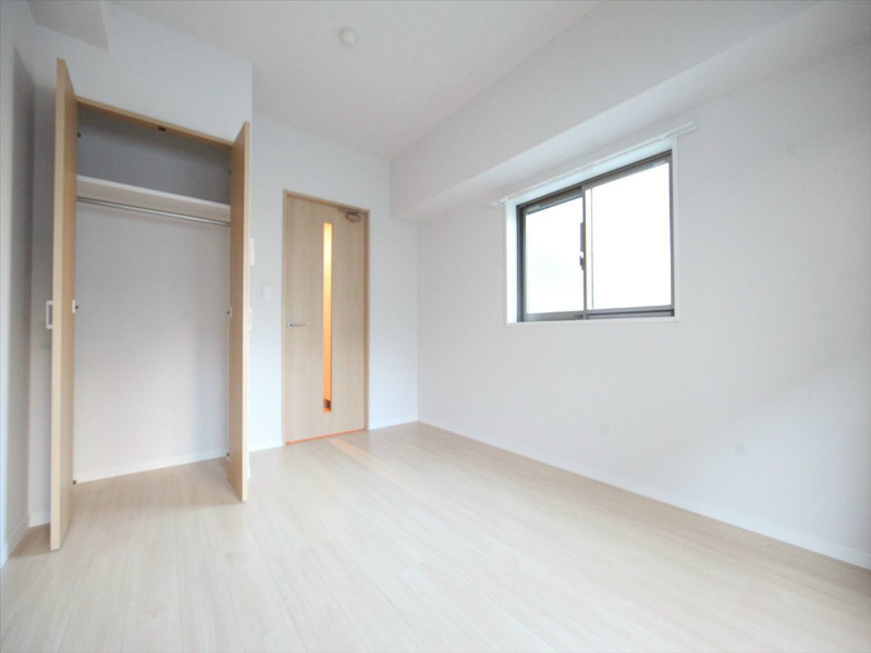 居室・リビング　洋室7帖　クローゼット付（収納充実してます）